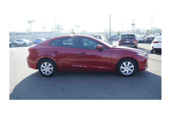 $15984 : 2018 3 4-Door Sport image 5