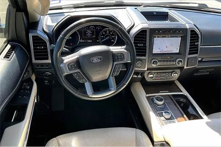 $30669 : Ford Expedition 2019 4x4 Pla image 4