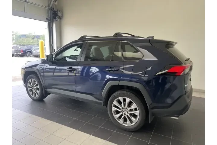 $31832 : Toyota RAV4 2024 XLE Premium image 8
