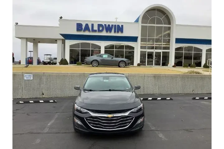 $22550 : Chevrolet Malibu 2023 LT 4dr image 2