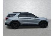 $31577 : Ford Explorer 2021 AWD ST 4d thumbnail