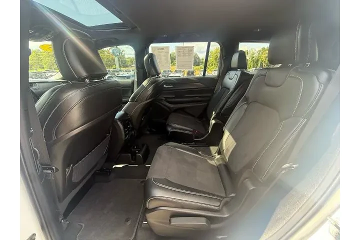 $39845 : Jeep Grand Cherokee L 2025 4 image 9