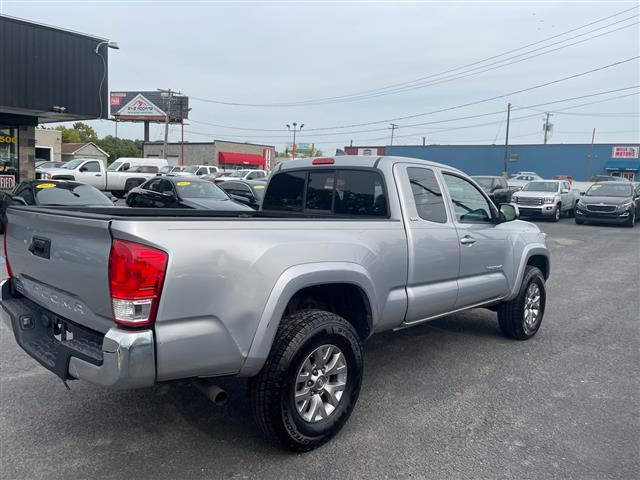 $23998 : 2016 Tacoma image 8