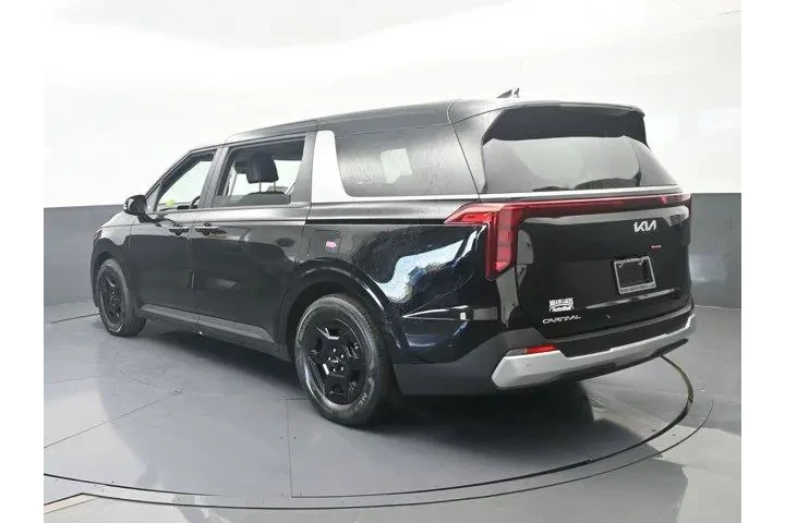 $32277 : Kia Carnival 2025 LX 4dr Min image 4