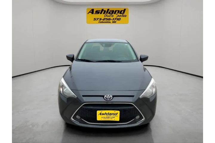 $10900 : 2019 Yaris LE image 9