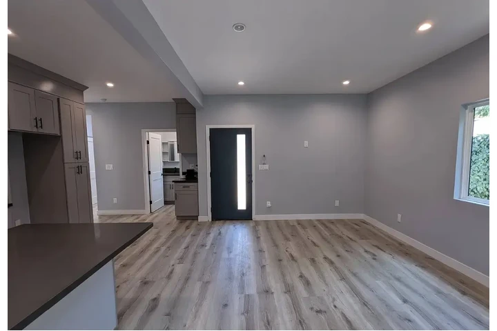 $3700 : Nice 3 bedroom house image 6