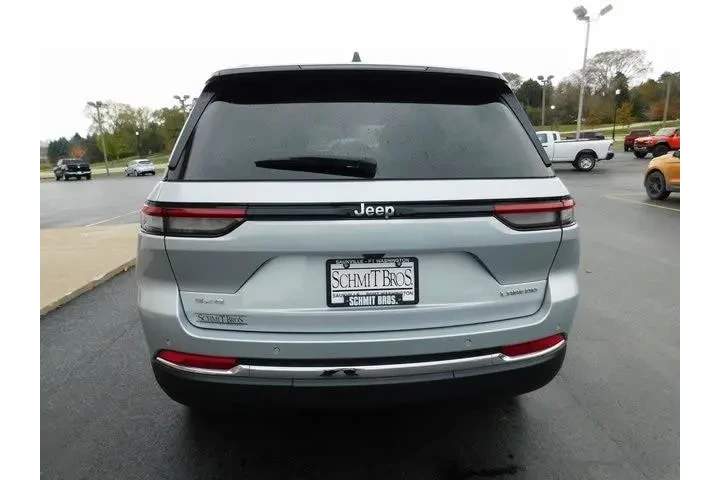 $24233 : Jeep Grand Cherokee 2022 4x4 image 9