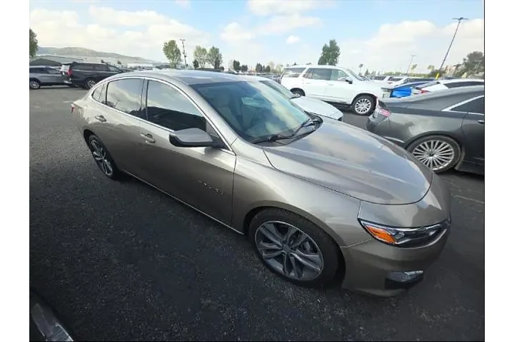 $24995 : Chevrolet Malibu 2024 LT 4dr image 2