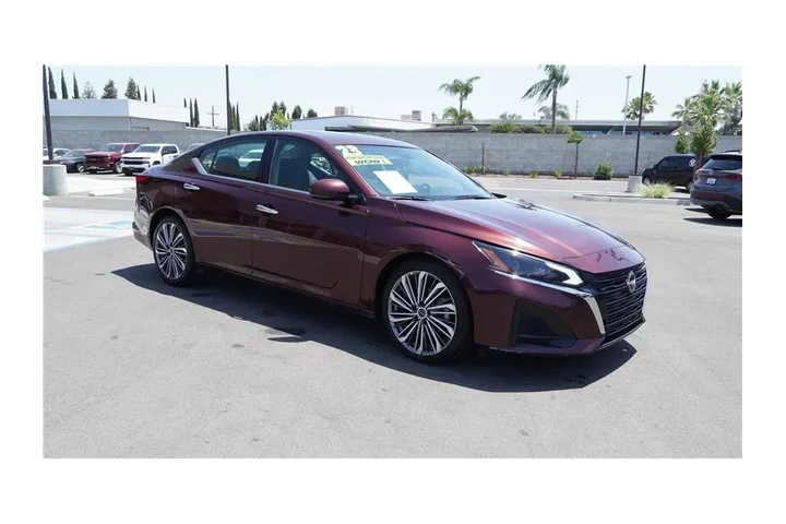 $20784 : 2023 Altima 2.5 SL image 4
