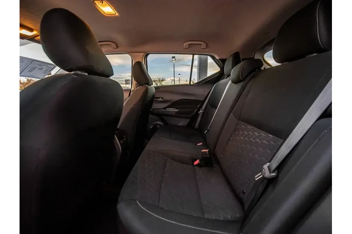 $16288 : Nissan Kicks 2023 SV 4dr Cro image 10