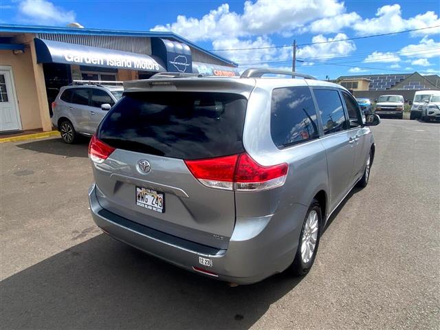 $8995 : 2011 Sienna image 5