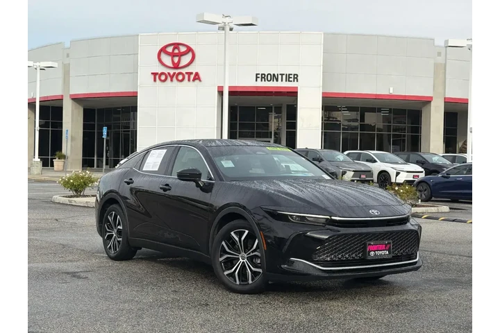 $31870 : Toyota Crown 2023 AWD XLE 4d image 1