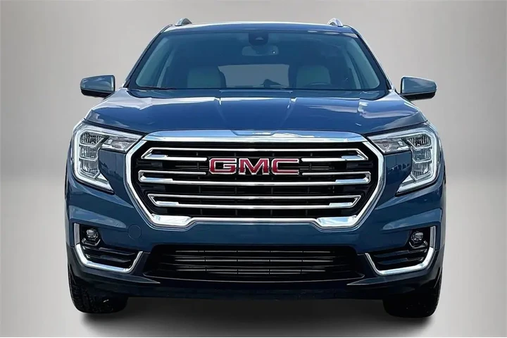 GMC Terrain 2024 AWD SLT 4dr image 3