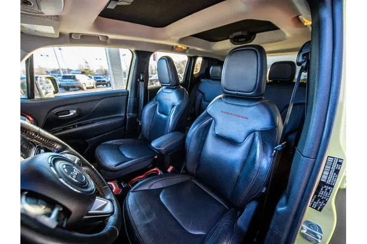 $12488 : Jeep Renegade 2017 4x4 Trail image 8