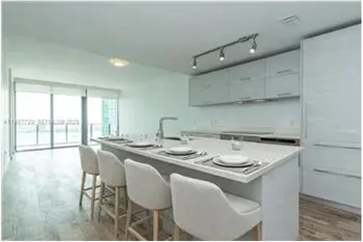 $6000 : Rental property with 2 bedro image 3