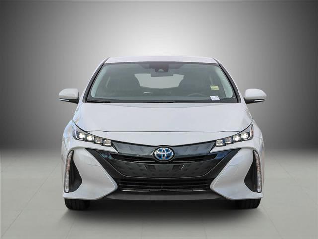 $26988 : Pre-Owned 2021 Toyota Prius P image 2