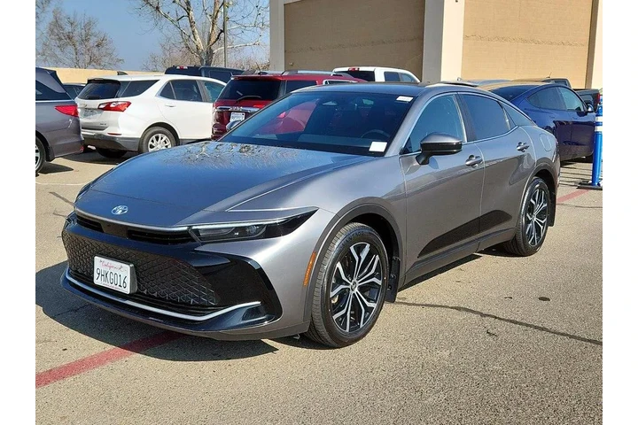 $34998 : Toyota Crown 2023 AWD XLE 4d image 3