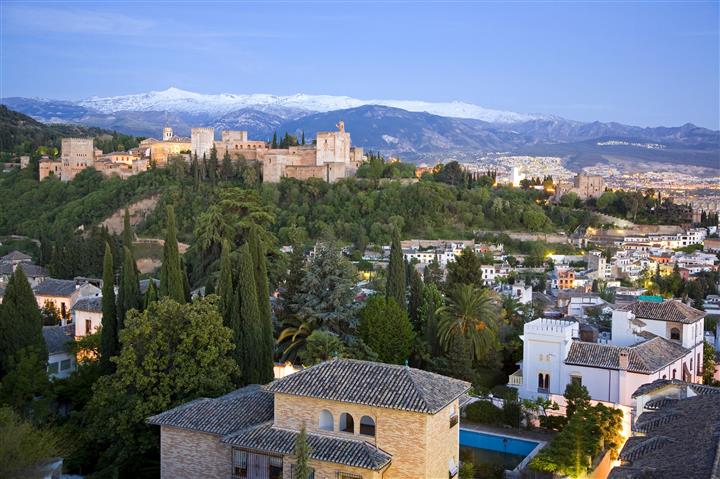 Spanish & Hiking, Granada. image 3