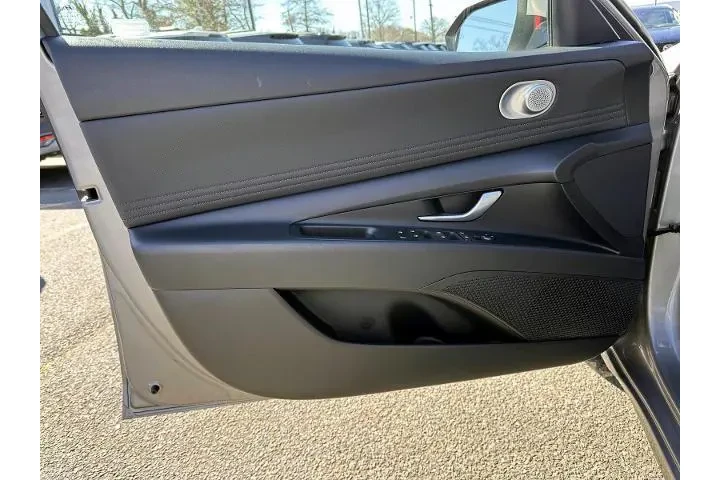 $17999 : Hyundai ELANTRA 2023 SEL 4dr image 8