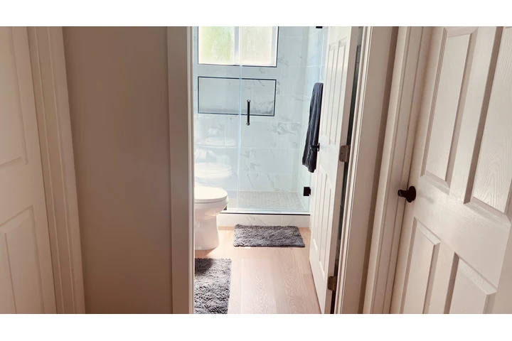 $1200 : Sparkling private room!!! image 1