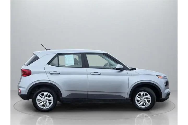 $15995 : Hyundai VENUE 2023 SE 4dr Cr image 9