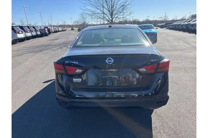 $15000 : Nissan Altima 2021 2.5 SV 4d image 5