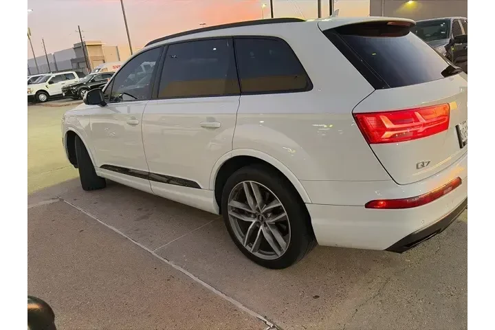 $15836 : Audi Q7 2018 AWD 3.0T quattr image 4