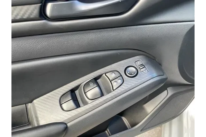 $20499 : Nissan Altima 2024 2.5 S 4dr image 5