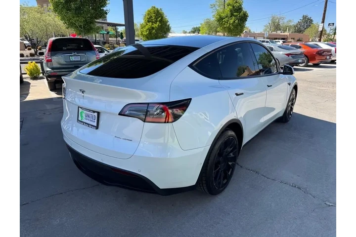 2020 Model Y Long Range image 5