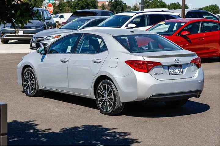 $17494 : Toyota Corolla 2017 SE 4dr S image 2