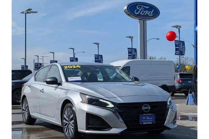 $17999 : Nissan Altima 2024 2.5 SV 4d image 2