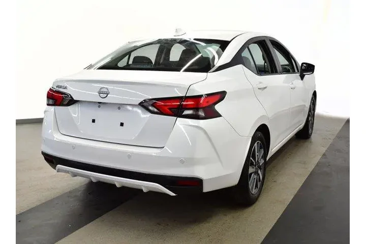 $16994 : Nissan Versa 2025 SV 4dr Sed image 4