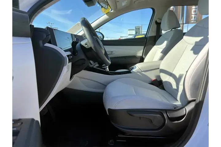 $30500 : Hyundai TUCSON 2025 AWD SE 4 image 8