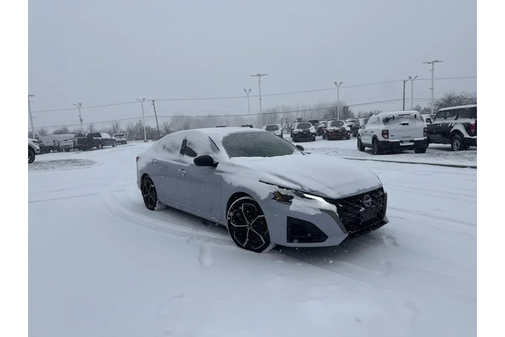 $22951 : Nissan Altima 2024 2.5 SR 4d image 7