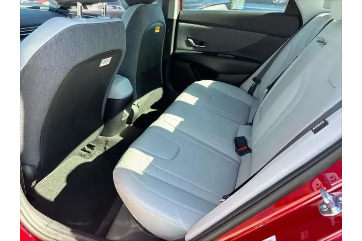 $27095 : Hyundai ELANTRA 2025 Limited image 6