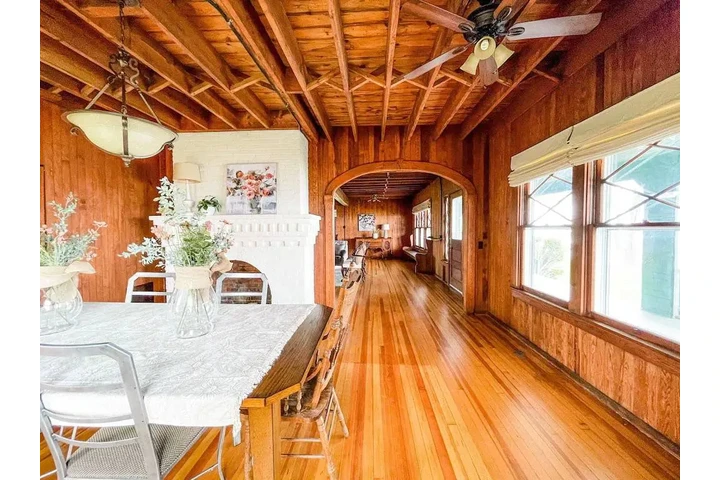 $1200 : Stunning and pretty maintained image 3