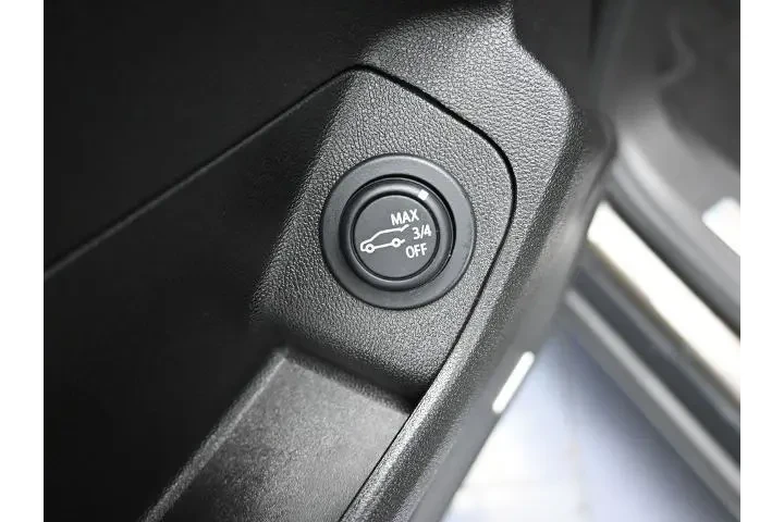 $30591 : GMC Terrain 2023 AWD Denali image 8