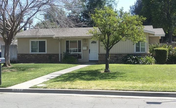 $1650 : 3944 Canterbury Rd,RiversideCA image 1