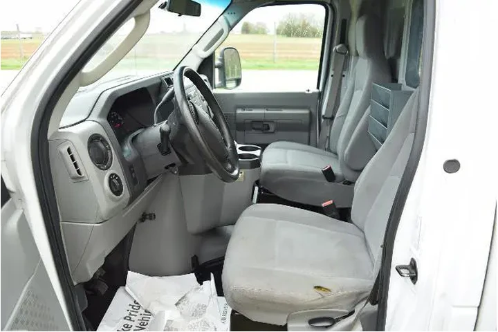 $18990 : Ford E-Series 2016 E-350 SD image 10