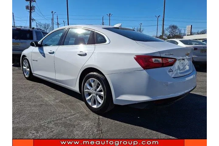 $18077 : Chevrolet Malibu 2024 LT 4dr image 3