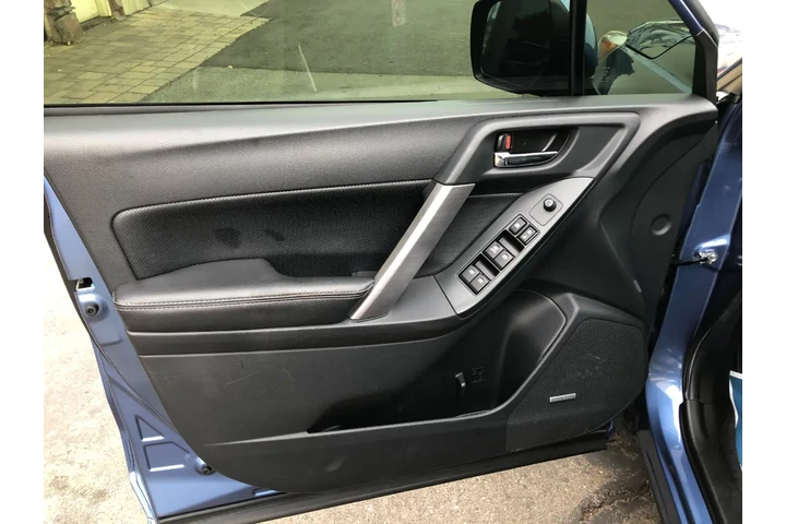 $17349 : 2016 Forester 2.0XT Touring image 10