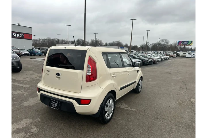 $6480 : 2012 Soul 5dr Wgn Man Base image 2