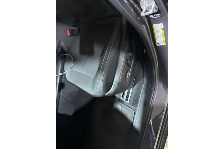 Jeep Grand Cherokee L 2024 4 image 6