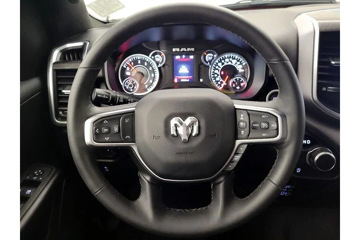 $35998 : Ram 1500 2025 4x2 Big Horn 4 image 10