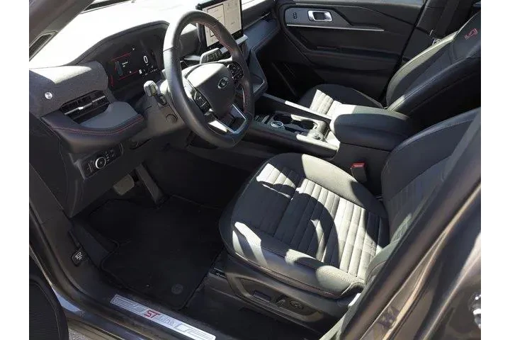 $39999 : Ford Explorer 2025 ST-Line 4 image 9