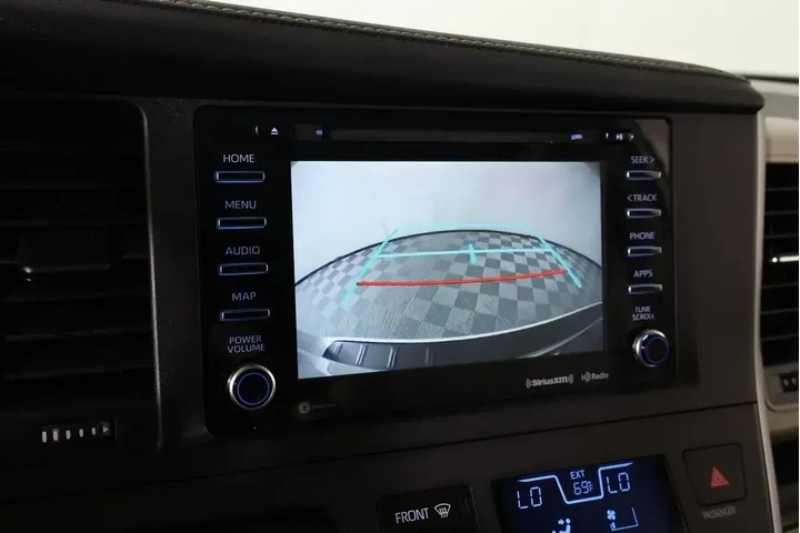 $27489 : Toyota Sienna 2020 Limited P image 6