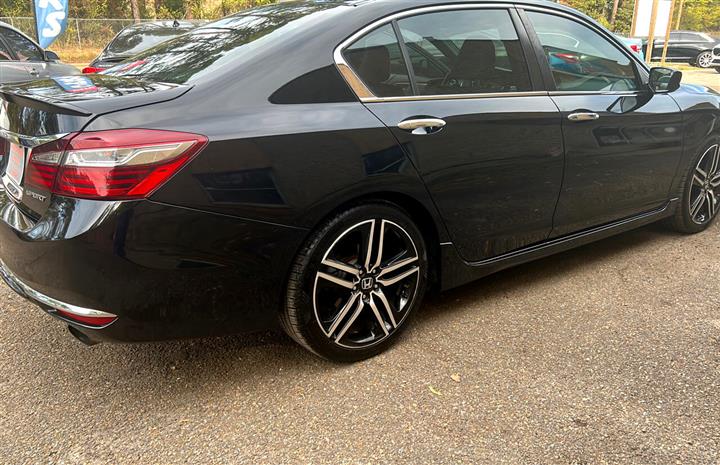 2016 Accord Sport image 2