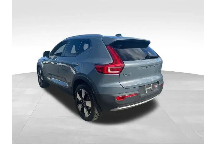 $24129 : Volvo XC40 2020 AWD T5 Momen image 3
