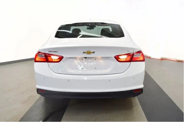 $18994 : Chevrolet Malibu 2024 LT 4dr image 3