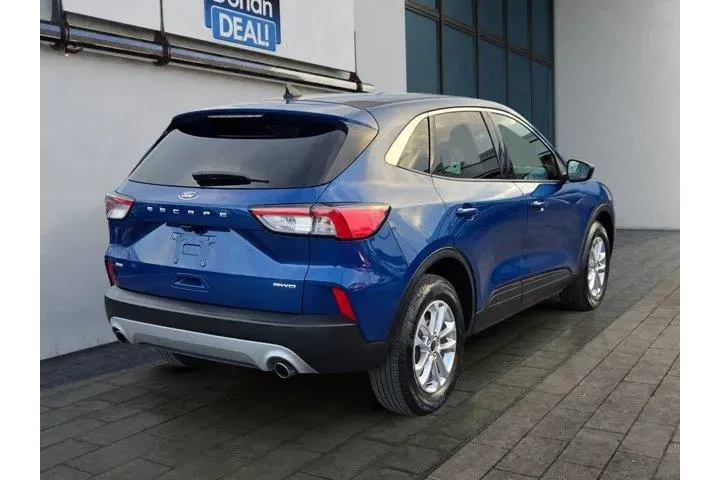 $18995 : Ford Escape 2022 AWD SE 4dr image 3